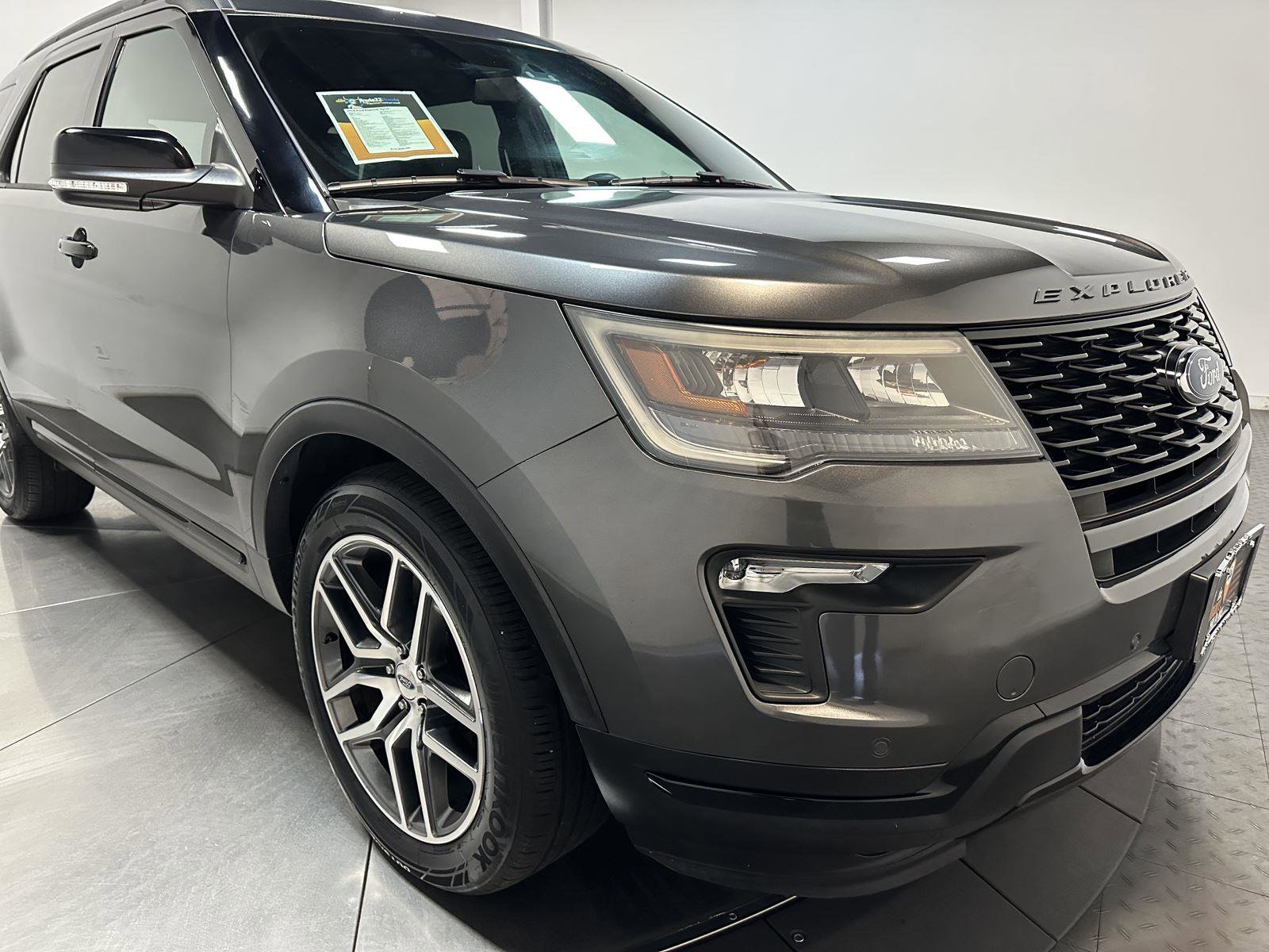 Used 2018 Ford Explorer Sport image 3
