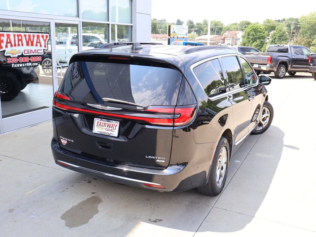 Used 2023 Chrysler Pacifica Limited w/ Uconnect Theater Family Group AWD/4WD image 41