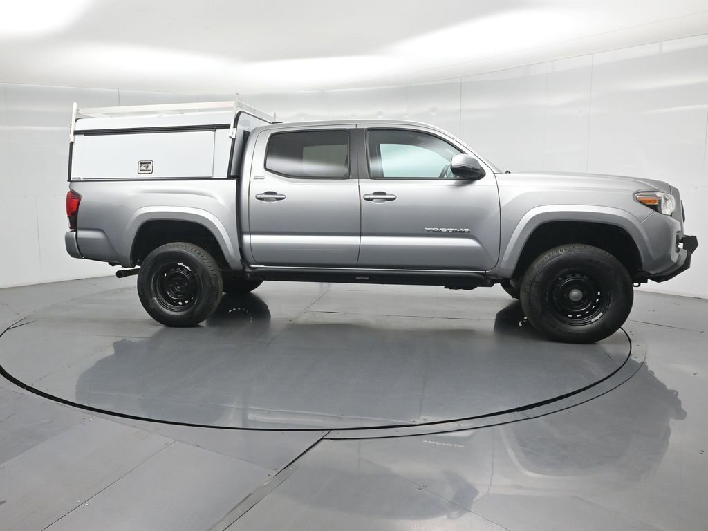 Used 2020 Toyota Tacoma SR5 AWD/4WD image 24