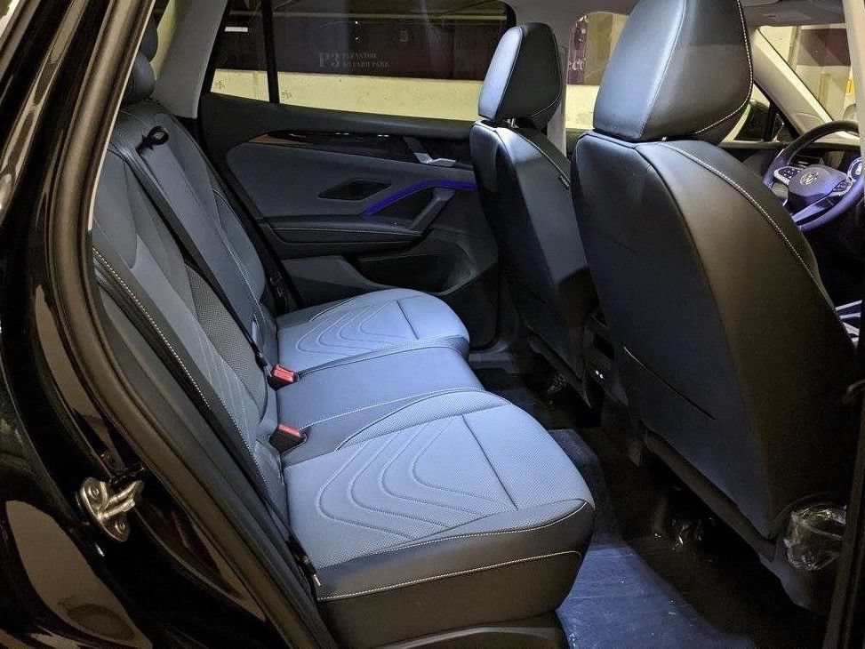 New 2026 Volkswagen Tiguan SE FWD image 24