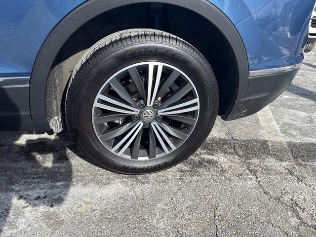 Used 2018 Volkswagen Tiguan SEL image 17