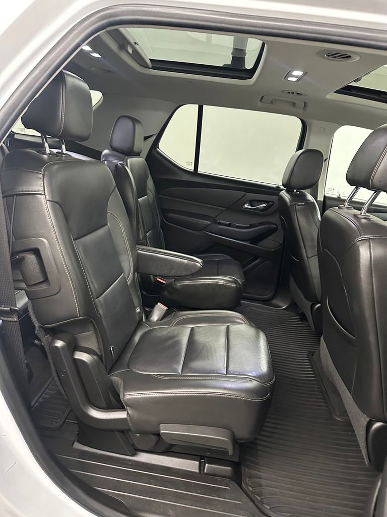 Used 2019 Chevrolet Traverse RS image 35