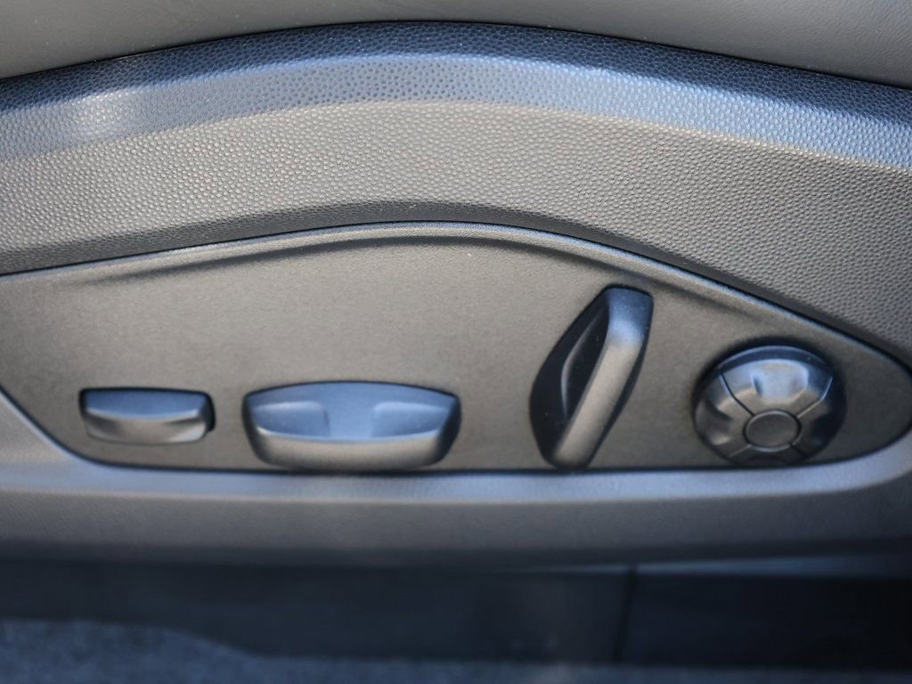 Used 2025 Porsche Macan Turbo Electric image 19