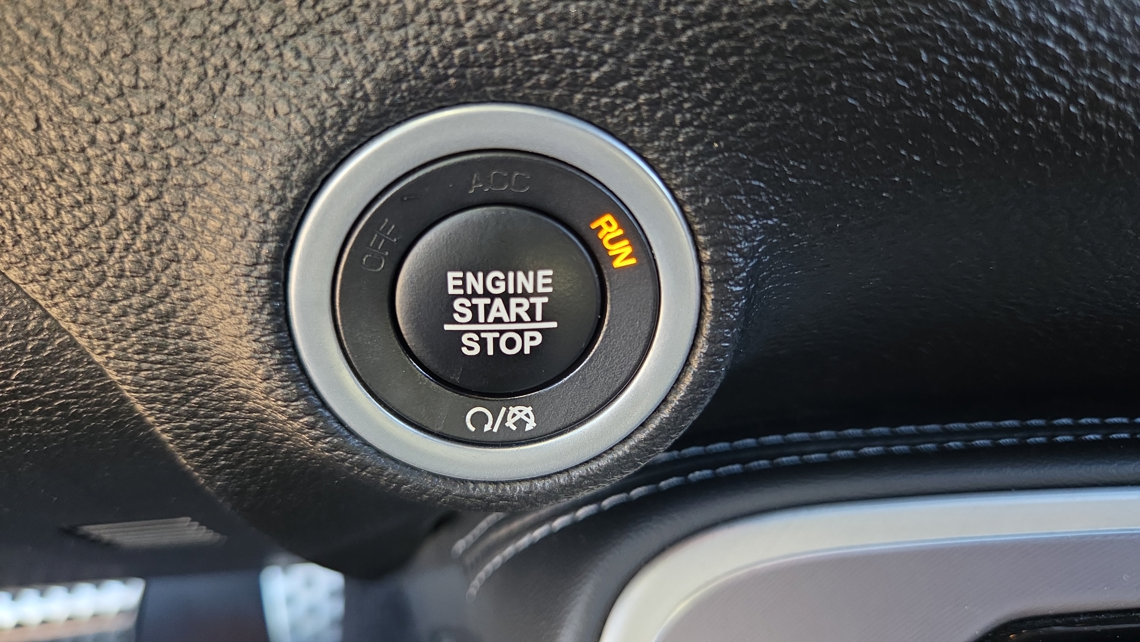 Used 2022 Dodge Challenger R/T w/ Blacktop Package RWD image 23