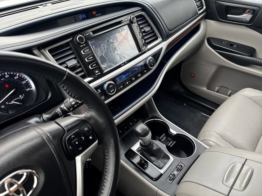 Used 2015 Toyota Highlander Limited AWD/4WD image 23