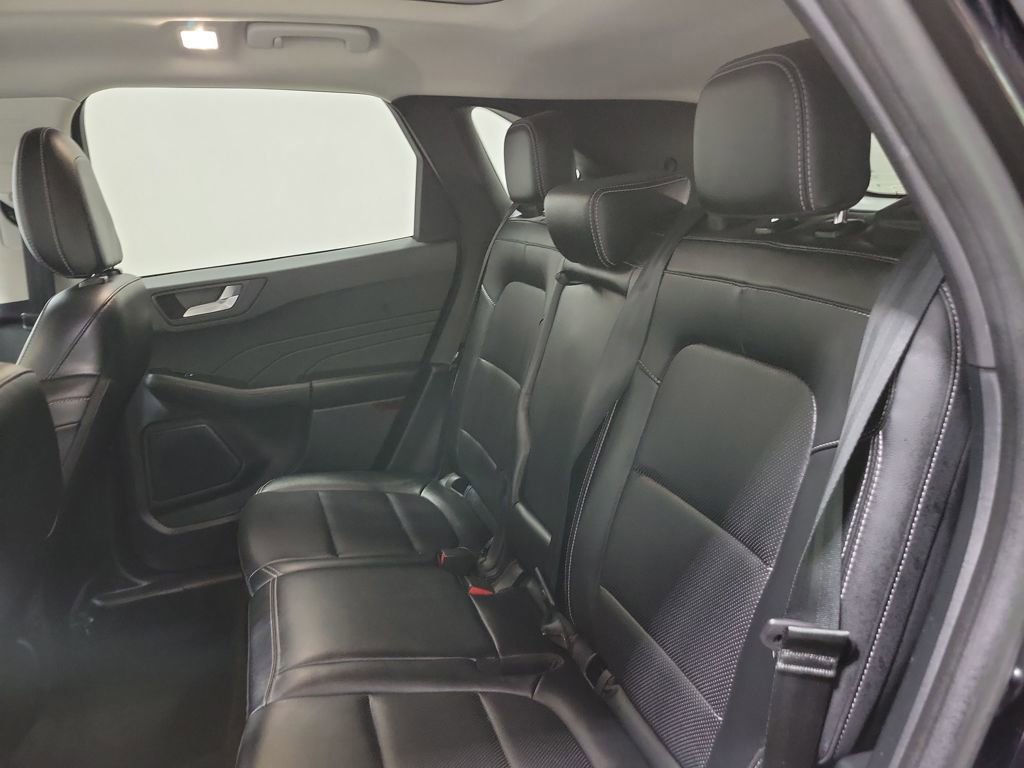 Used 2022 Ford Escape Titanium image 34