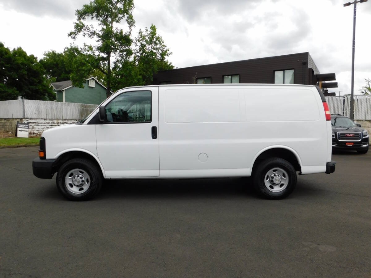 Used 2005 Chevrolet Express 3500 RWD image 21