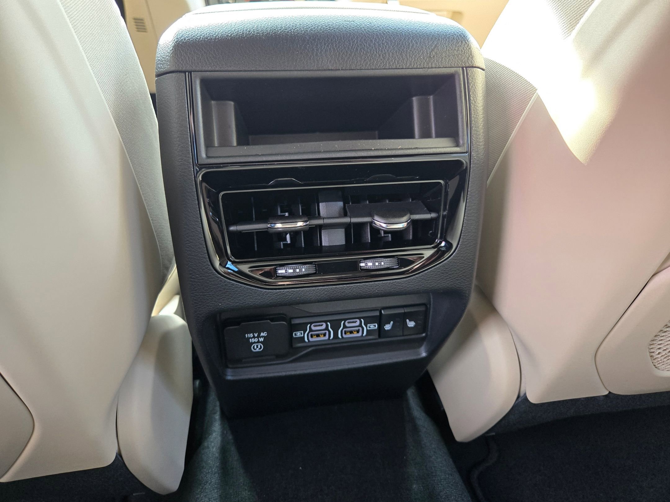 New 2025 Jeep Grand Cherokee Limited w/ Black Appearance Package image 22