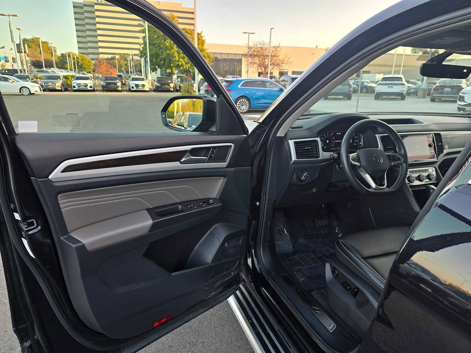 Used 2022 Volkswagen Atlas SE image 21