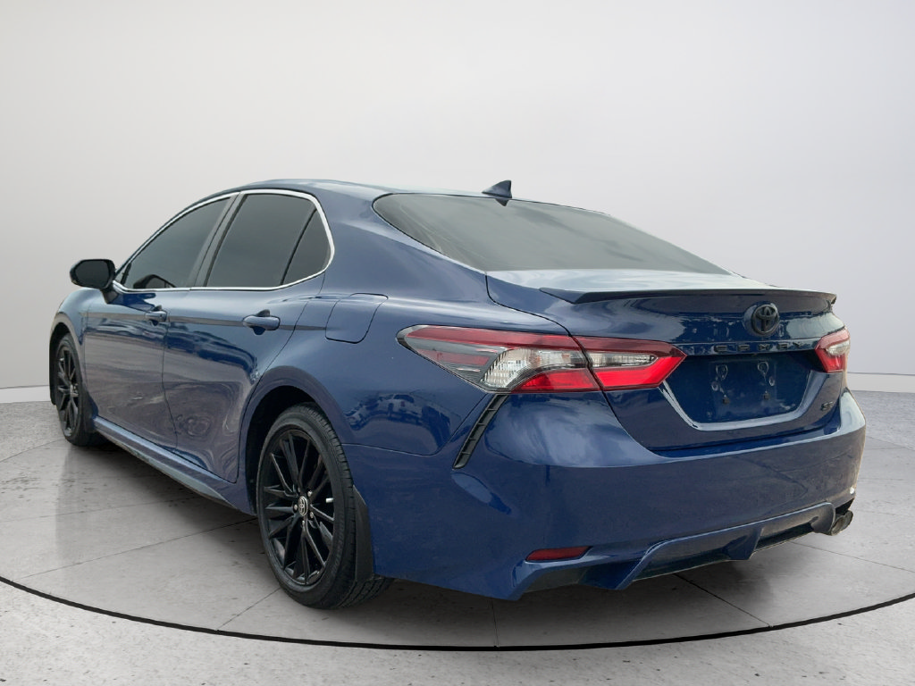 Used 2023 Toyota Camry SE FWD image 4