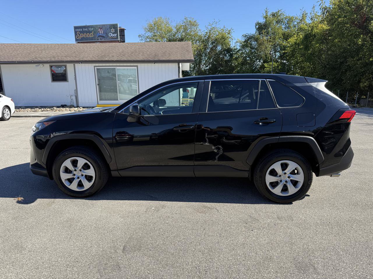 Used 2022 Toyota RAV4 LE FWD image 8