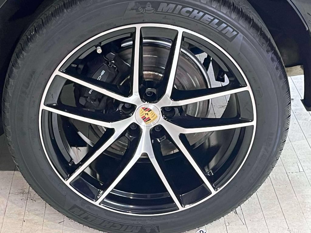 Certified 2023 Porsche Macan AWD/4WD image 14