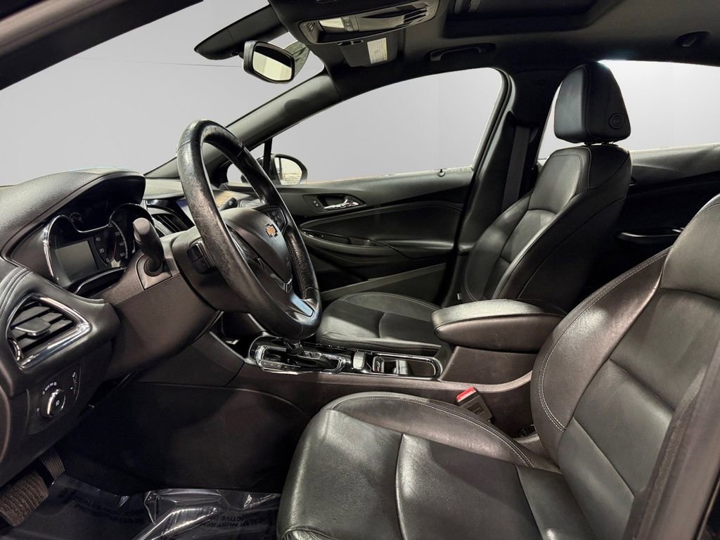 Used 2017 Chevrolet Cruze Premier FWD image 22