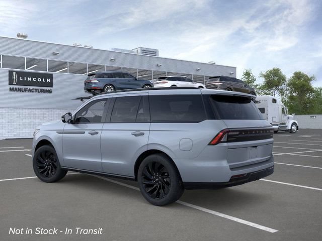 New 2026 Lincoln Navigator Reserve w/ Jet Appearance Package AWD/4WD image 4