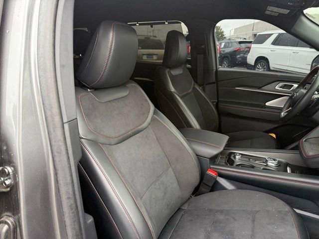 Used 2025 Ford Explorer ST RWD image 12