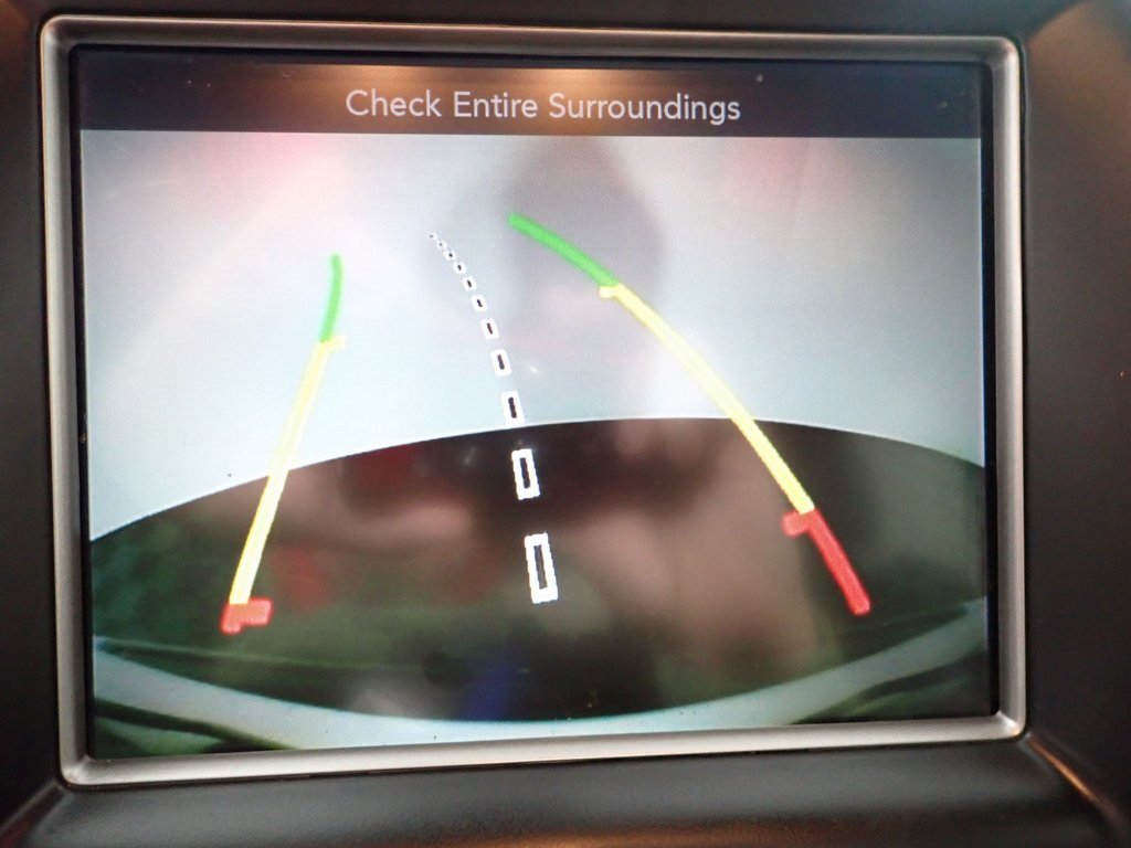 Used 2017 Jeep Grand Cherokee Altitude image 3