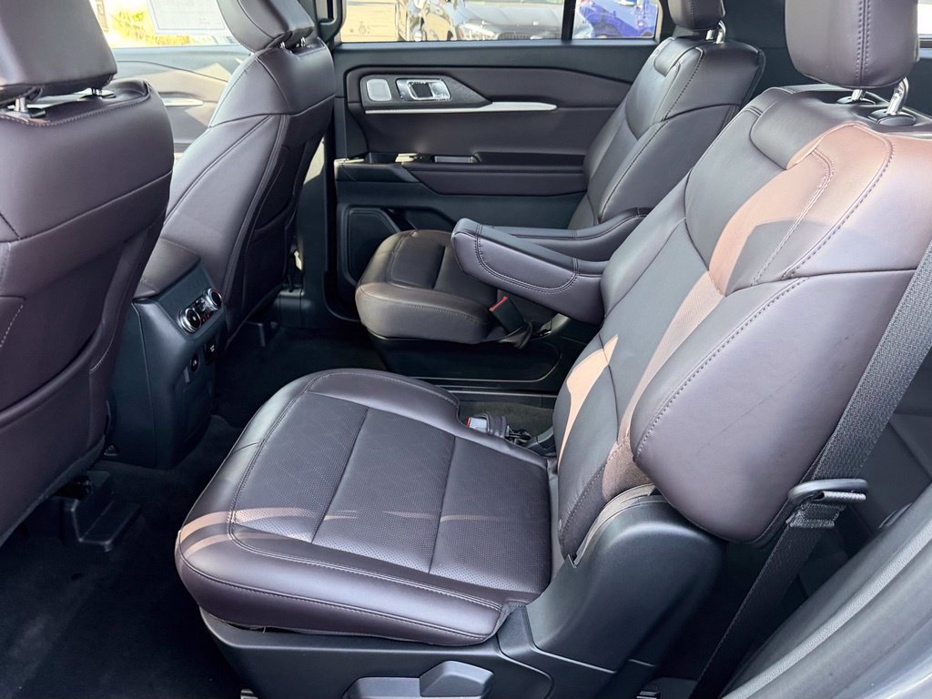 Used 2026 Ford Explorer Platinum RWD image 28