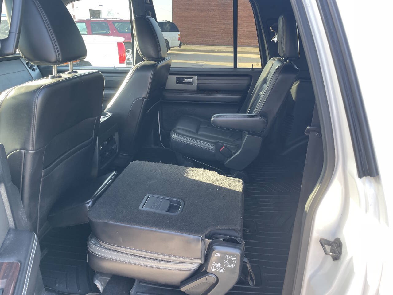 Used 2017 Ford Expedition EL Platinum AWD/4WD image 25