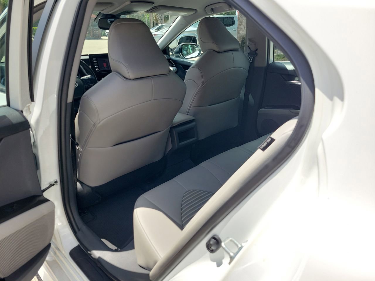 Used 2023 Toyota Camry SE w/ Convenience Package FWD image 9