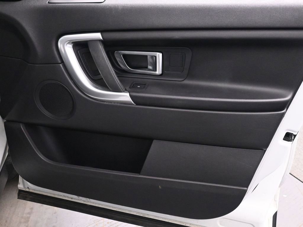 Used 2016 Land Rover Discovery Sport SE image 20