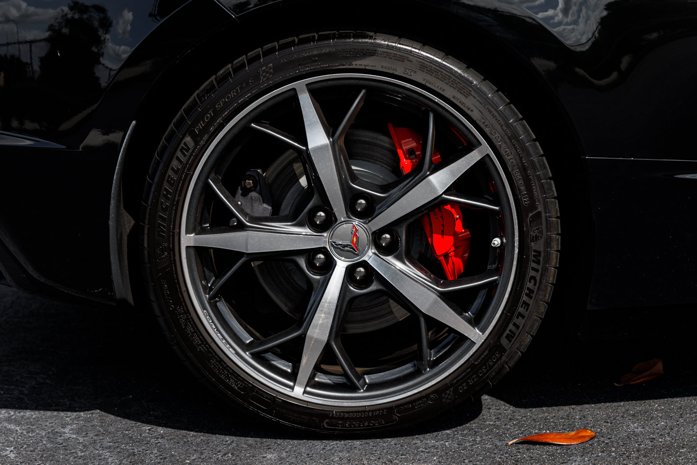 Used 2022 Chevrolet Corvette Stingray Premium Conv w/ Z51 Performance Package RWD image 23