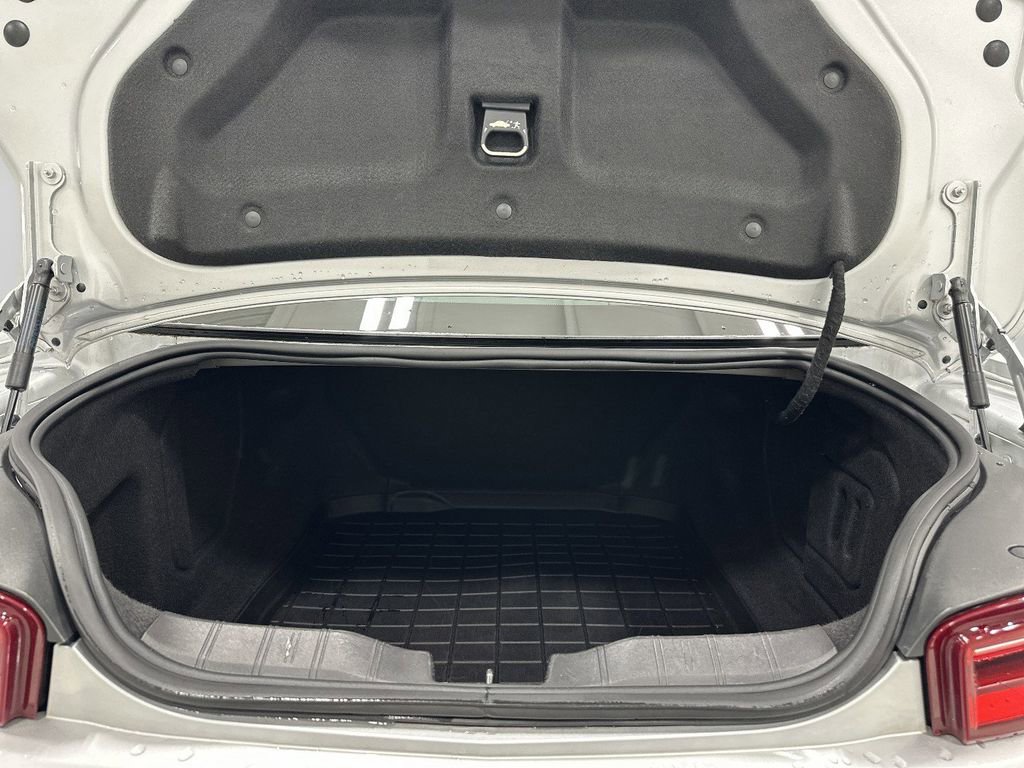 Used 2018 Chevrolet Camaro SS RWD image 11