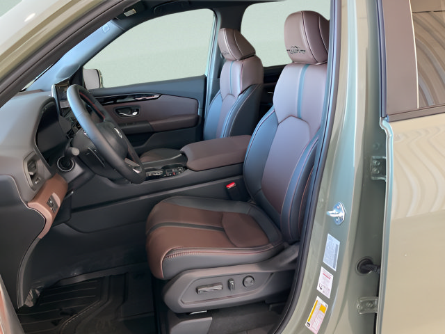 New 2026 Honda Pilot TrailSport image 3