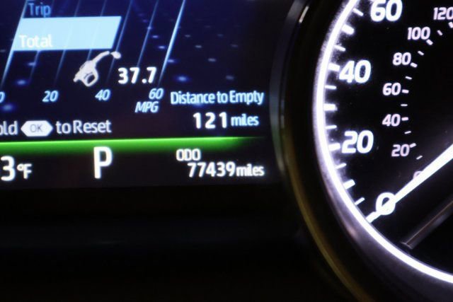 Used 2021 Toyota Camry XSE w/ Navigation Upgrade Package FWD image 17