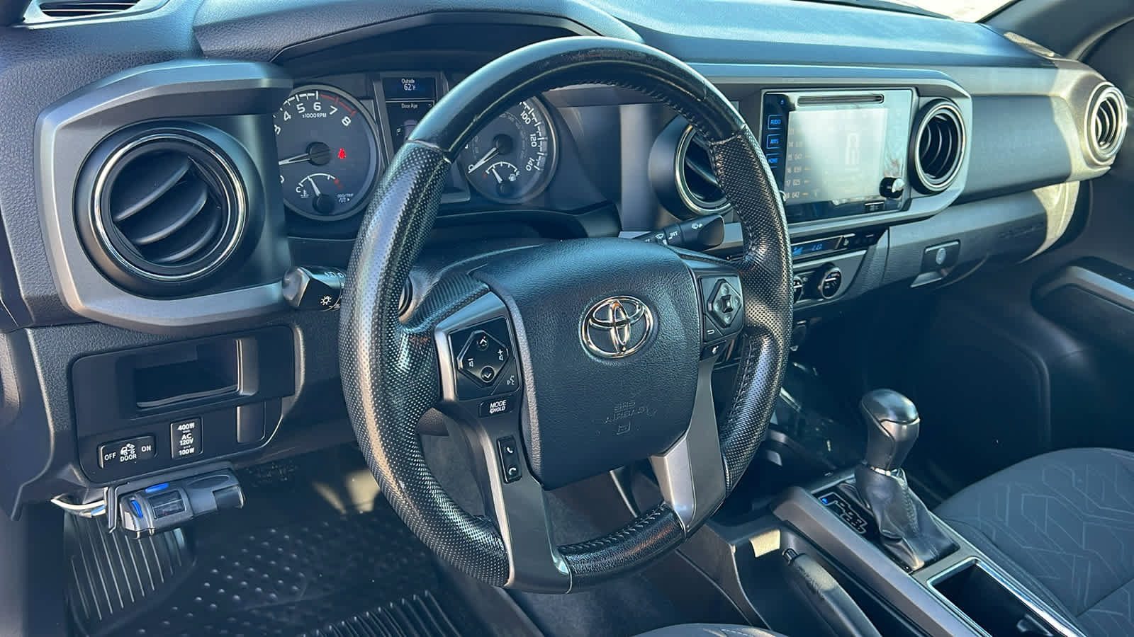 Used 2016 Toyota Tacoma TRD Off-Road image 10