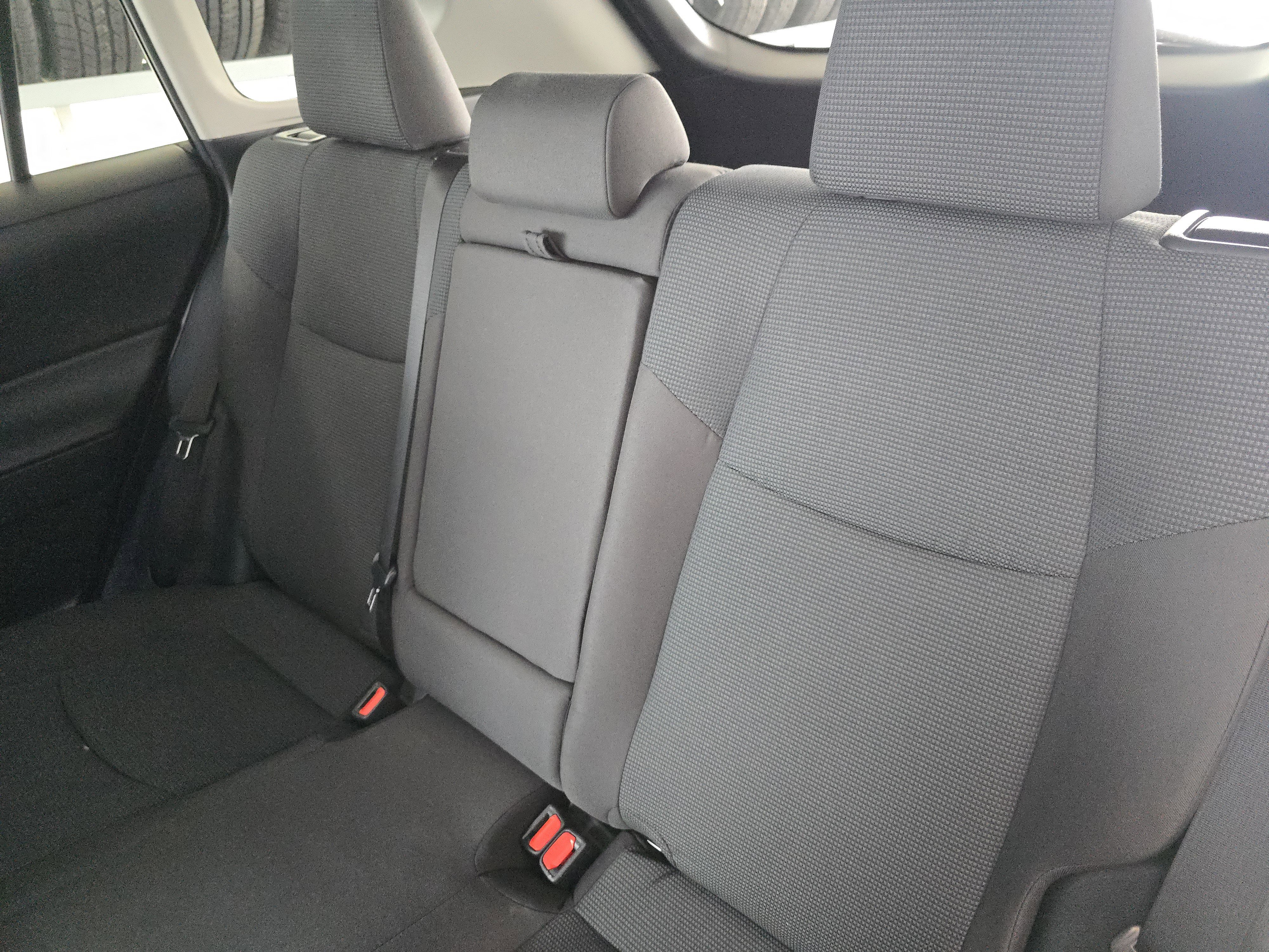 Used 2022 Toyota RAV4 LE image 25