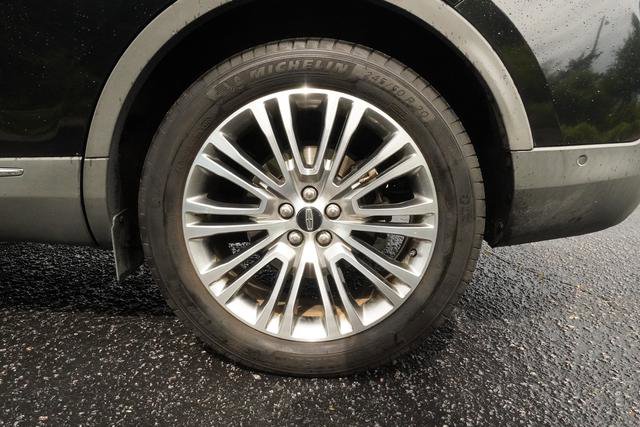 Used 2016 Lincoln MKX Reserve w/ Technology Package FWD image 40
