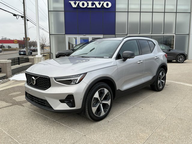 Certified 2025 Volvo XC40 B5 Plus