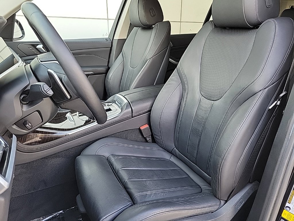 Used 2021 BMW X7 xDrive40i w/ Parking Assistance Package AWD/4WD image 10