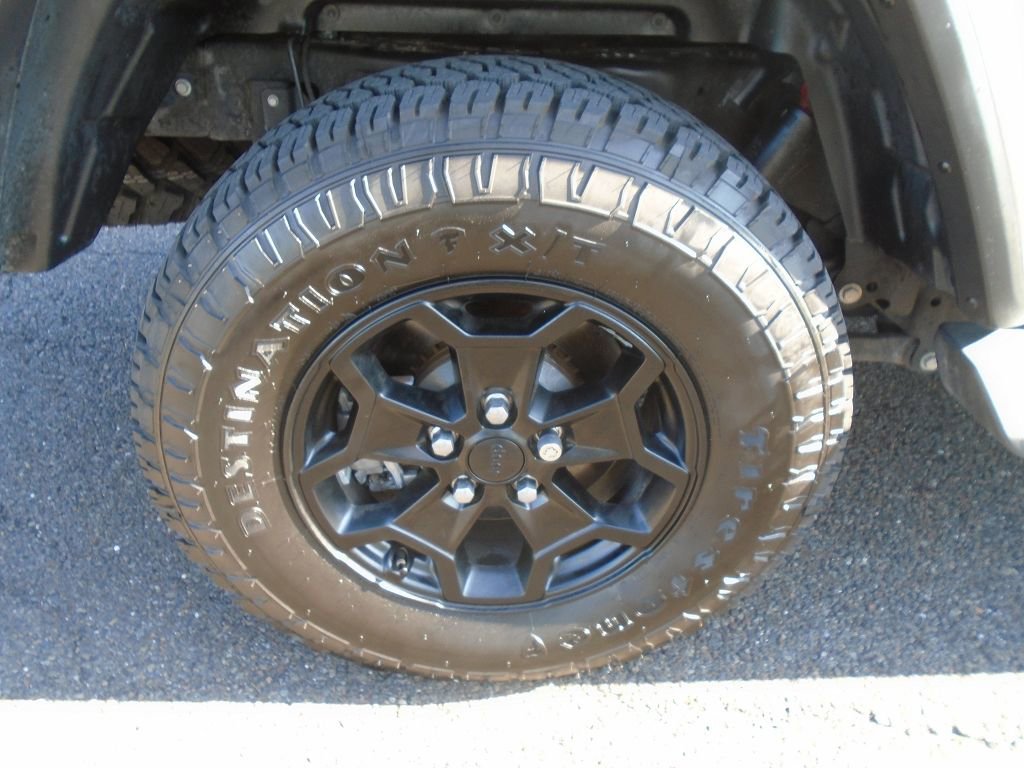 Certified 2021 Jeep Gladiator Willys image 15