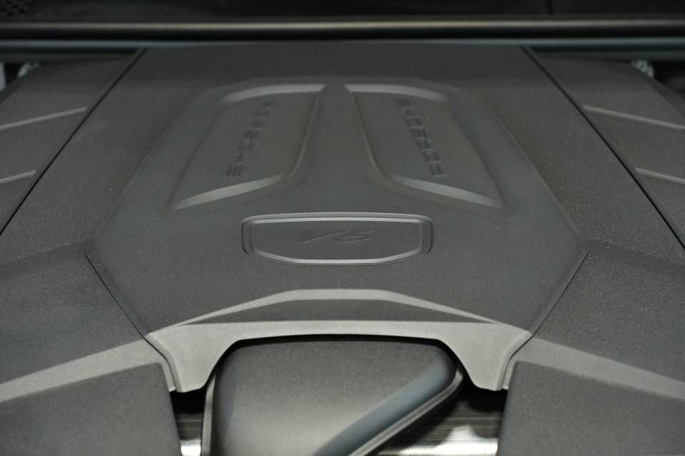 Certified 2025 Porsche Cayenne image 30