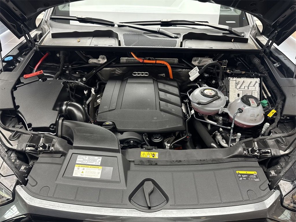 Certified 2024 Audi Q5 e Premium Plus image 28