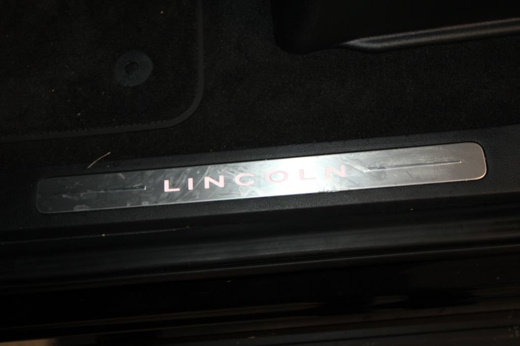 Used 2024 Lincoln Navigator L Reserve AWD/4WD image 7