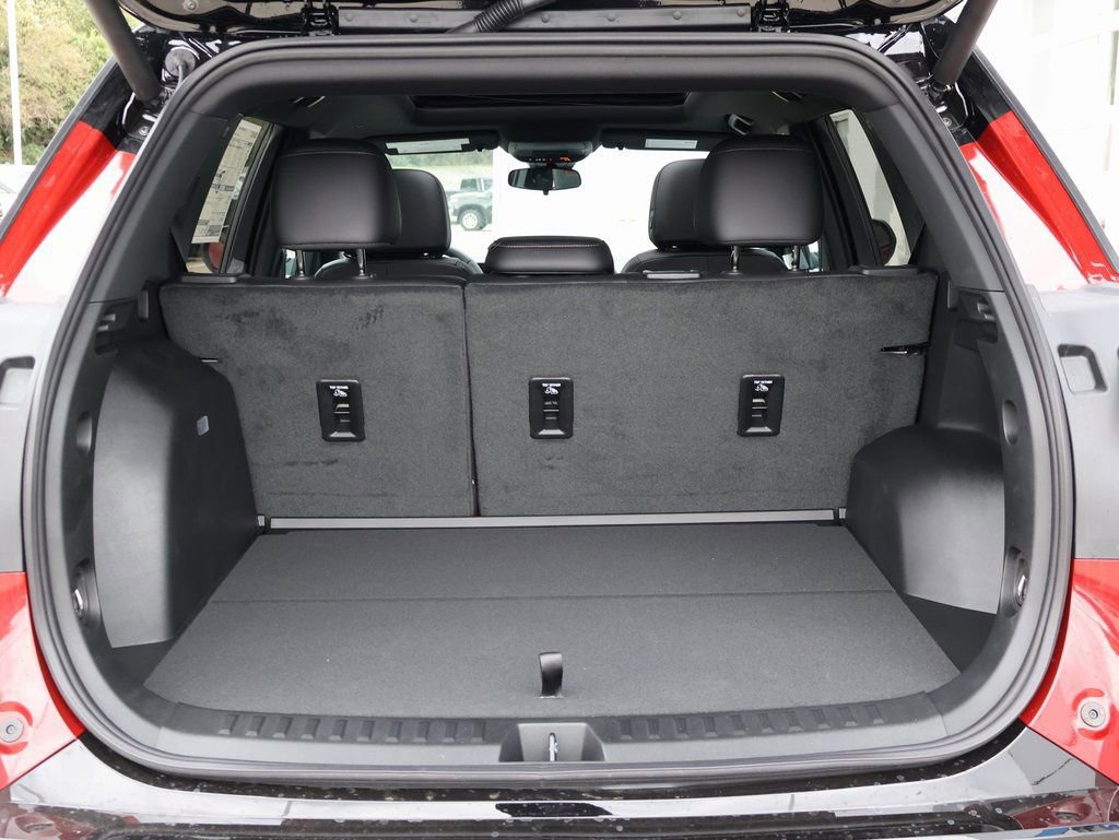 New 2026 GMC Terrain AT4 w/ LPO, Black Badging Package image 30