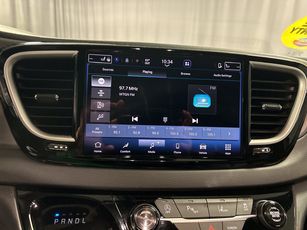 Used 2026 Chrysler Pacifica Select FWD image 17