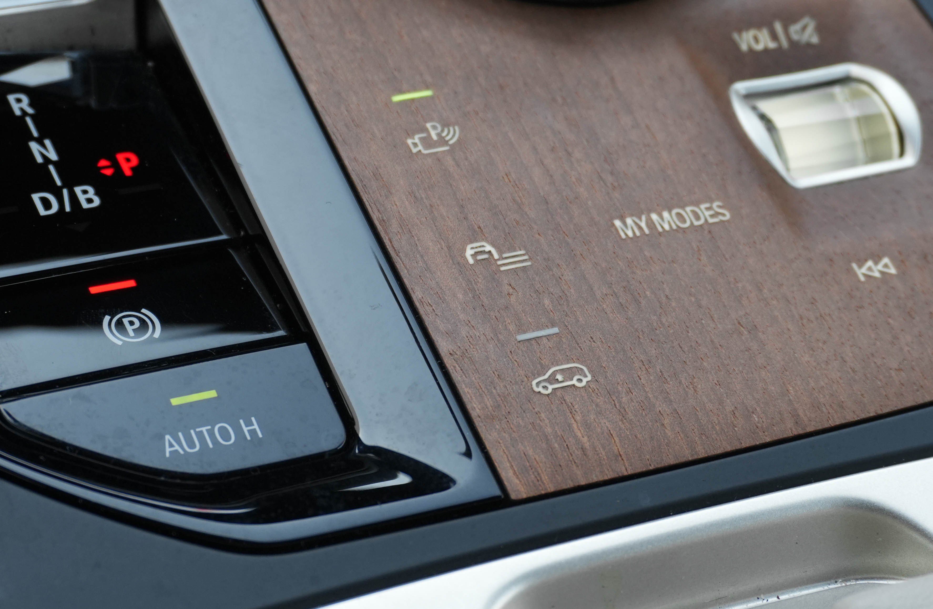 Certified 2023 BMW iX xDrive50 w/ Ultimate Package image 29