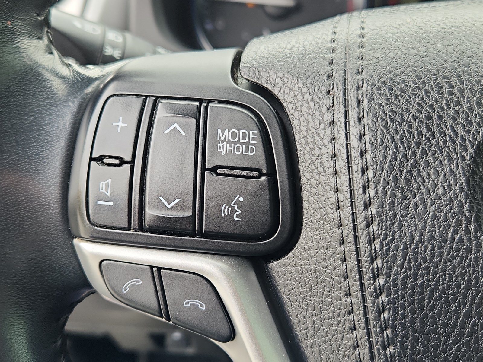 Used 2018 Toyota Highlander XLE FWD image 21