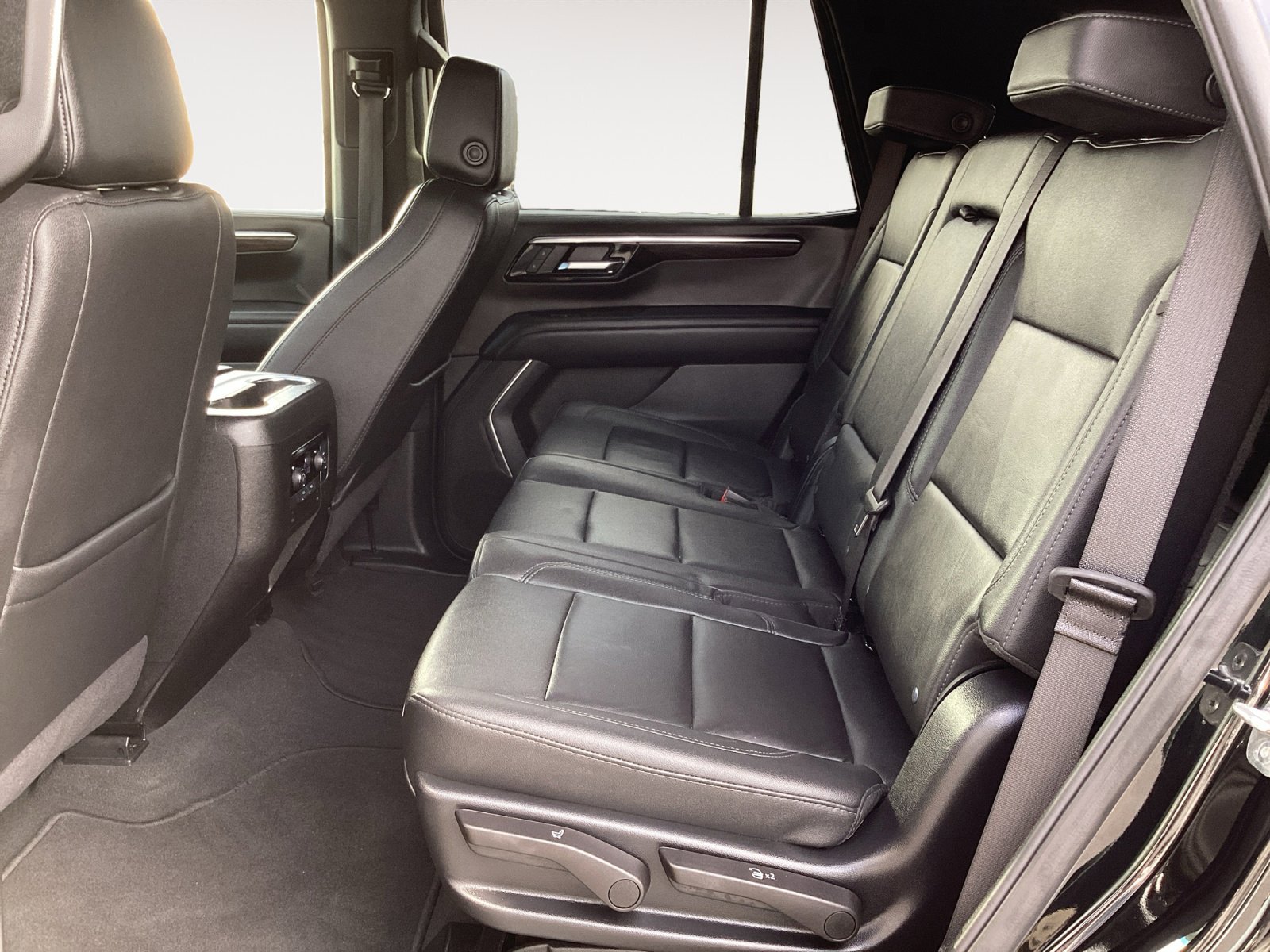 Used 2025 Chevrolet Tahoe LT image 30