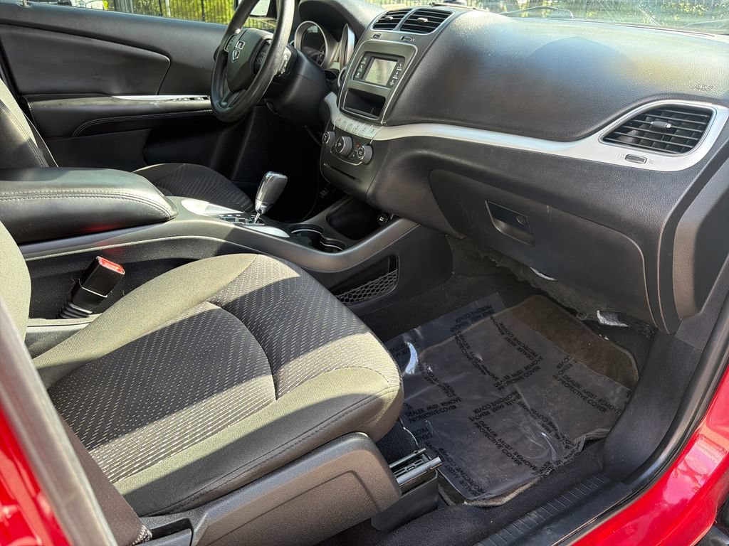 Used 2020 Dodge Journey SE FWD image 39
