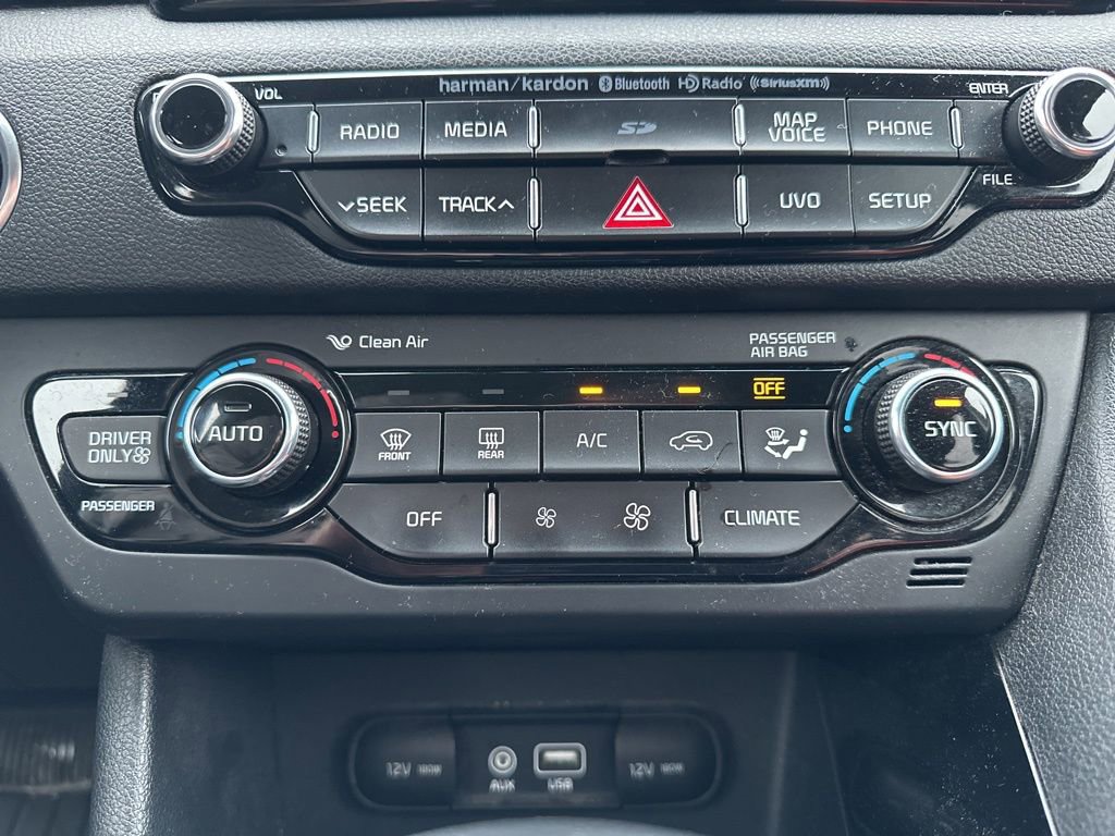 Used 2017 Kia Niro EX image 25