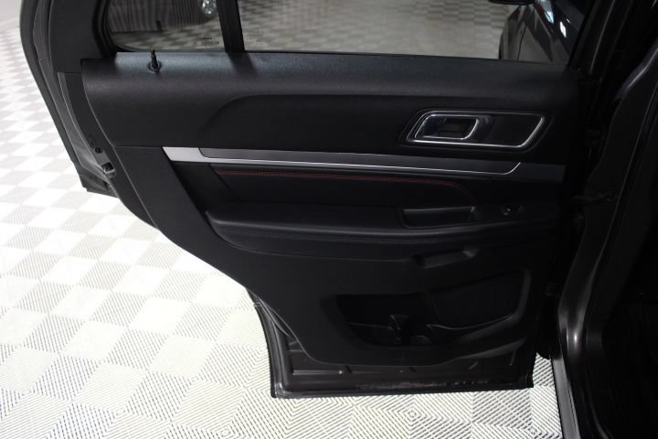 Used 2018 Ford Explorer Sport AWD/4WD image 23