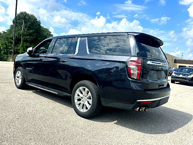 Used 2023 Chevrolet Suburban Premier AWD/4WD image 3