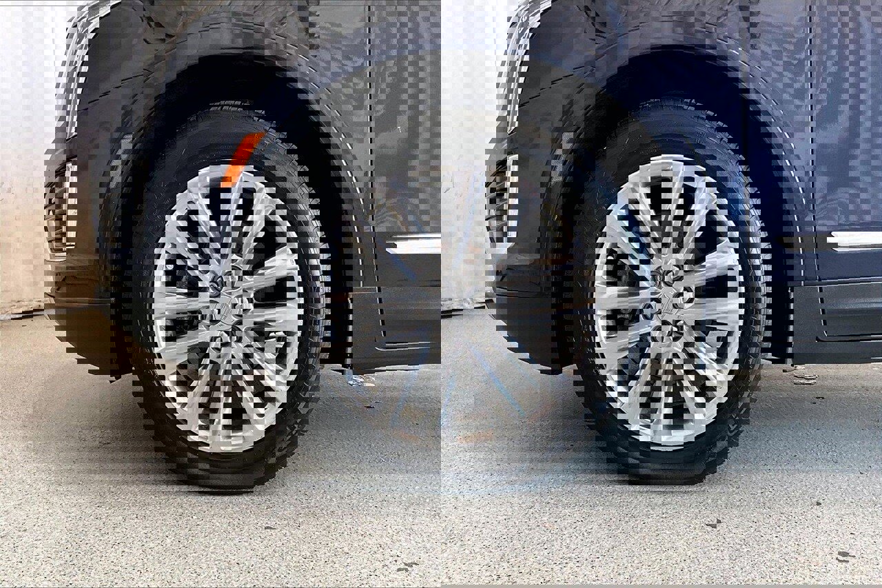 Used 2017 Cadillac XT5 Platinum image 6