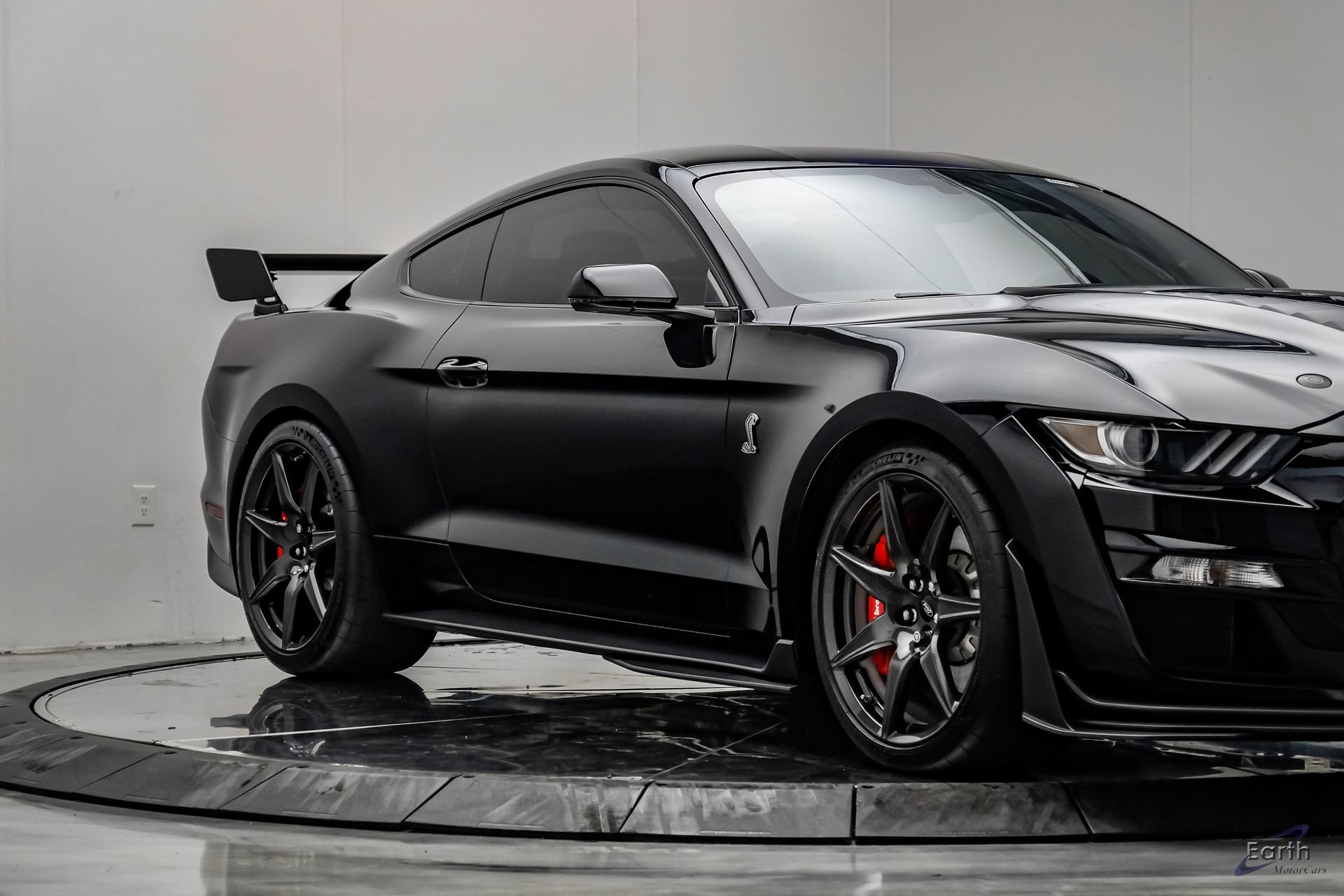 Used 2021 Ford Mustang Shelby GT500 w/ Carbon Fiber Track Pack RWD image 31