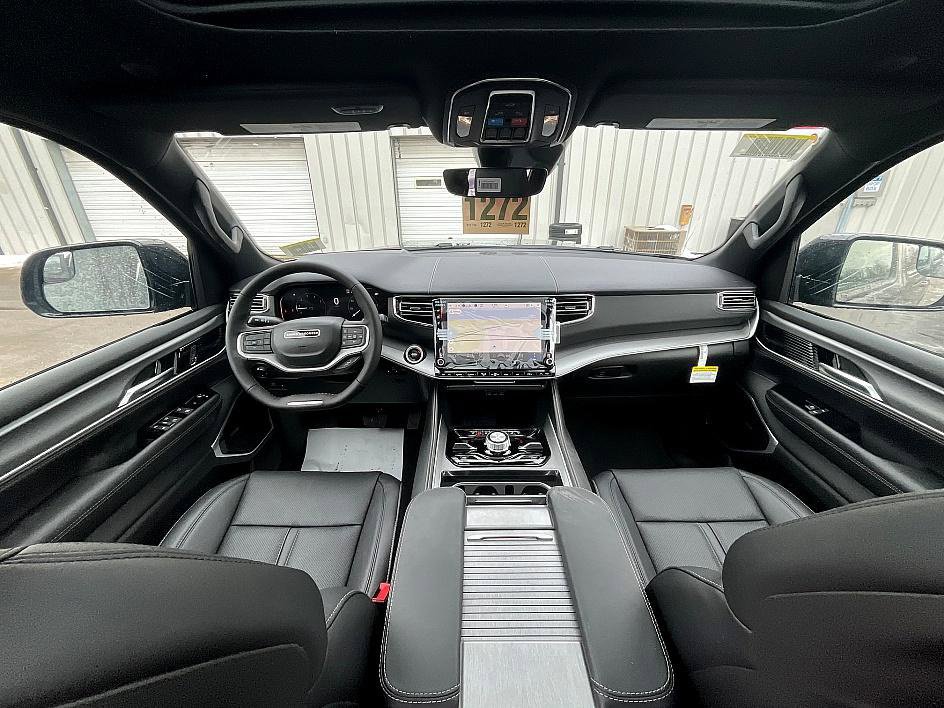 New 2026 Jeep Grand Wagoneer Limited AWD/4WD image 31
