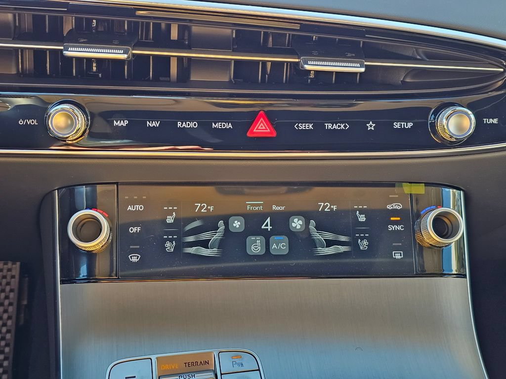 New 2026 Genesis GV70 2.5T Advanced AWD/4WD image 15